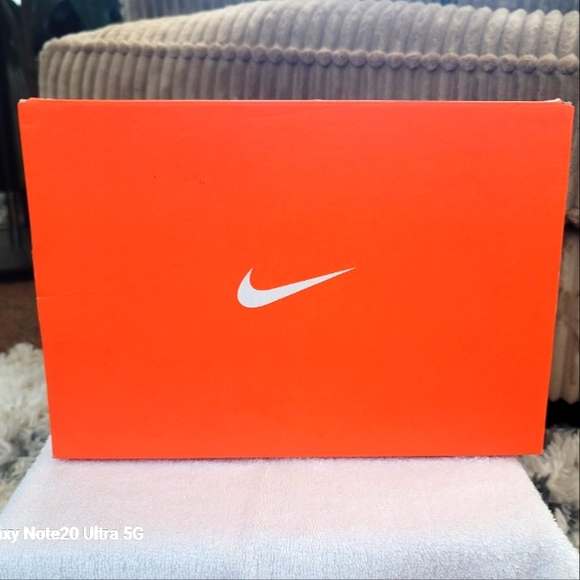 Nike Shoes - NEW IN BOX NIKE FLEX RUNNER 2